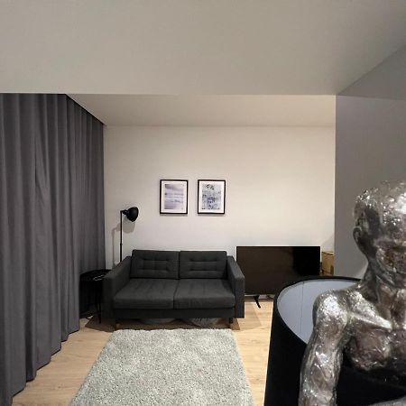 London Heathrow Airport Apartment Voyager House Terminal 12345 - Ev Electric And Parking Available Hillingdon Exterior foto